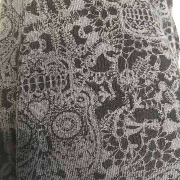 Torrid Black Lace Pattern Skull Print Leggings - Picture 6 of 6